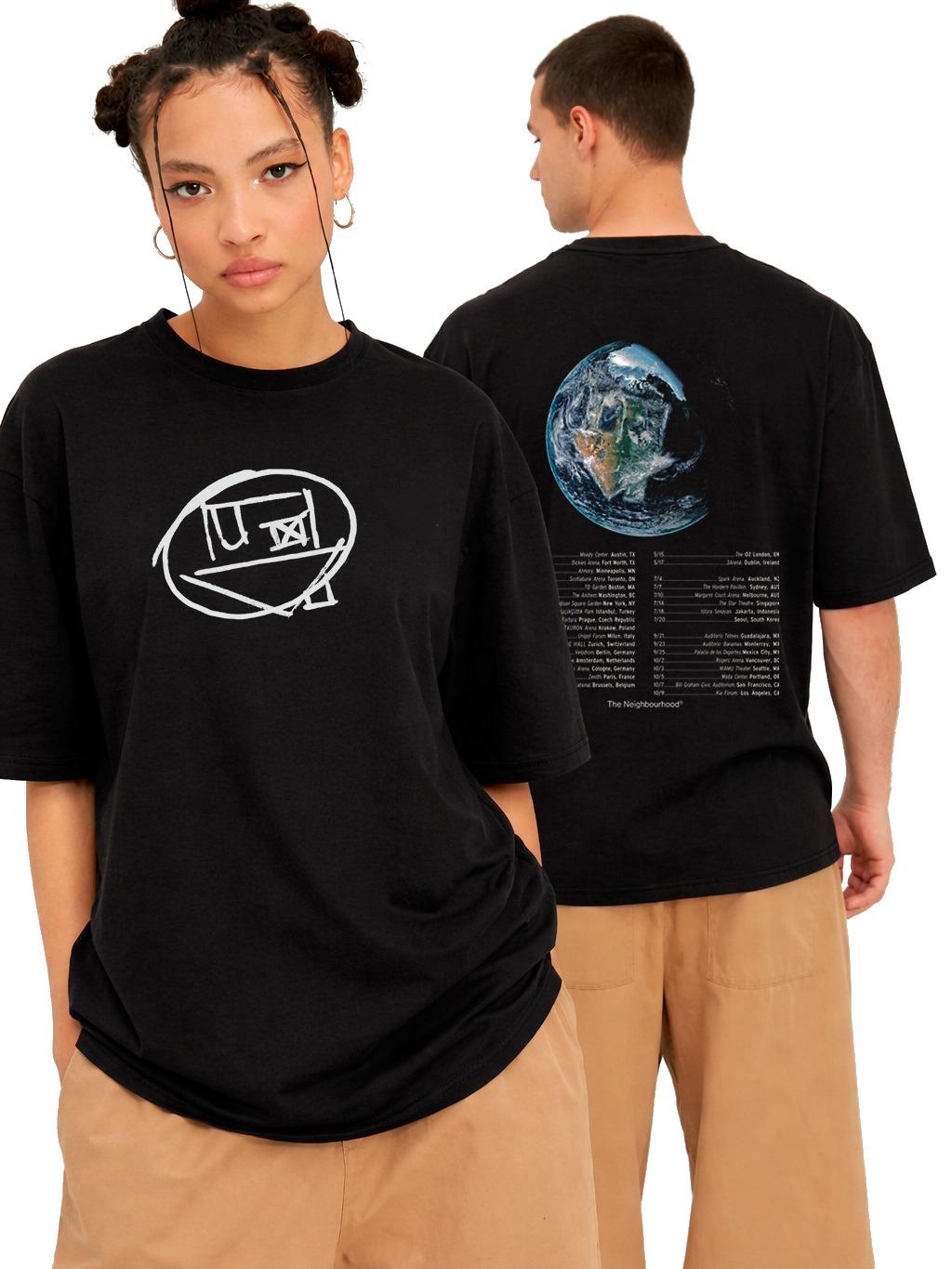Playera W P The Neighbourhood TOUR negra estampada con estampados únicos y duraderos ajuste perfecto para todas las ocasiones